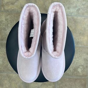 NEW! WOMEN UGGPLUSH BOOTS!